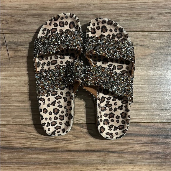 Shoes - ✨Leopard Print Glitter Sandals